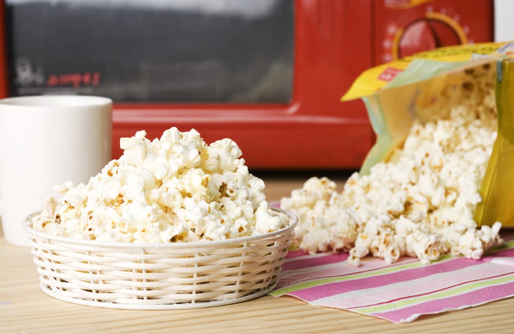 Microwavable Popcorn ©st.noon / Shutterstock.com